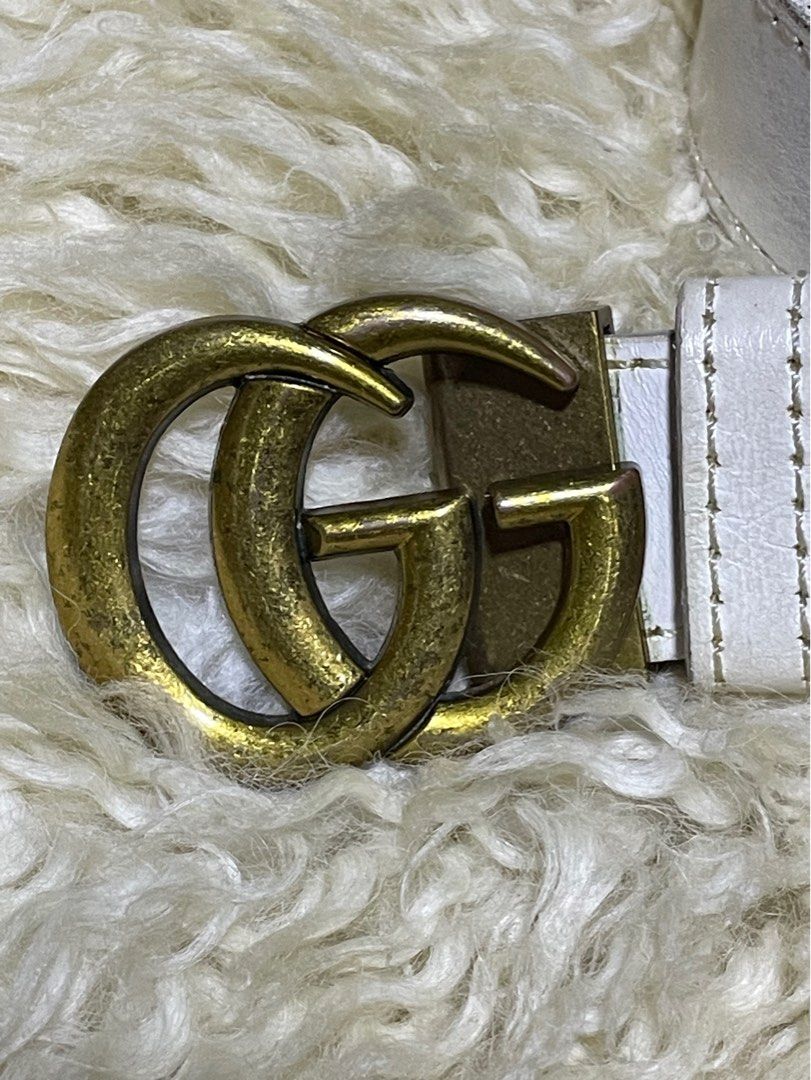 Authentic Gucci Marmont Wide Leathr Belt (Category: Luxury Apparel) located in Rosario. Submitted by myvinatgepieces (Listing ID 1367792272, Image 3). Description: Authentic Gucci GG Marmont Belt With Normal Signs of wear Fits til 32" Light Scratches on Hardware Bo Inclusions.