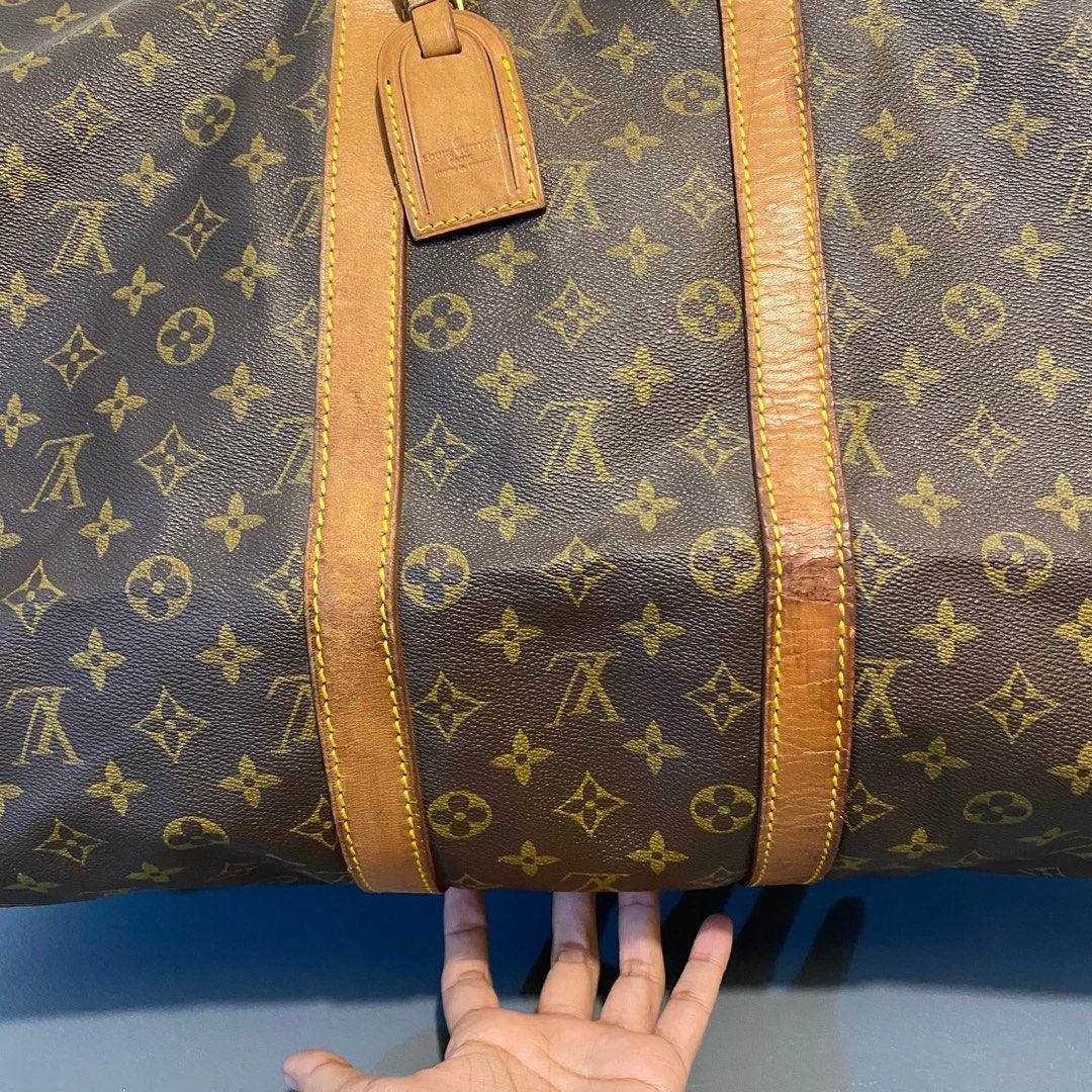 Authentic Lv Travel bag size 55 (Category: Luxury Bags & Wallets) located in Quezon City. Submitted by jhaediah (Listing ID 1367831704, Image 3). Description: Travel bag size 55 Very vibrant canvas, matibay.