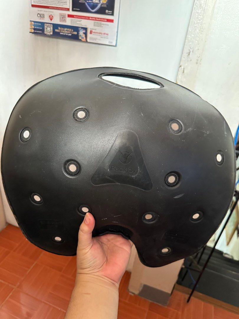 Backjoy SitSmart Seat Support (Category: Braces, Support & Protection) located in Cagayan de Oro. Submitted by freethebirdie (Listing ID 1367686305, Image 3). Description: Bought for Php4,200 at a Backjoy booth. Already washed and shows signs of use, but still in good condition with no cracks. Great for posture support and daily comfort!.