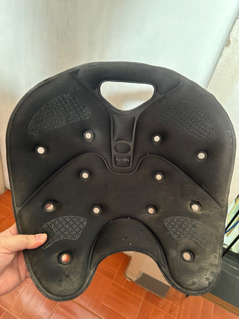 Backjoy SitSmart Seat Support (Category: Braces, Support & Protection) located in Cagayan de Oro. Submitted by freethebirdie (Listing ID 1367686305, Image 1). Description: Bought for Php4,200 at a Backjoy booth. Already washed and shows signs of use, but still in good condition with no cracks. Great for posture support and daily comfort!.