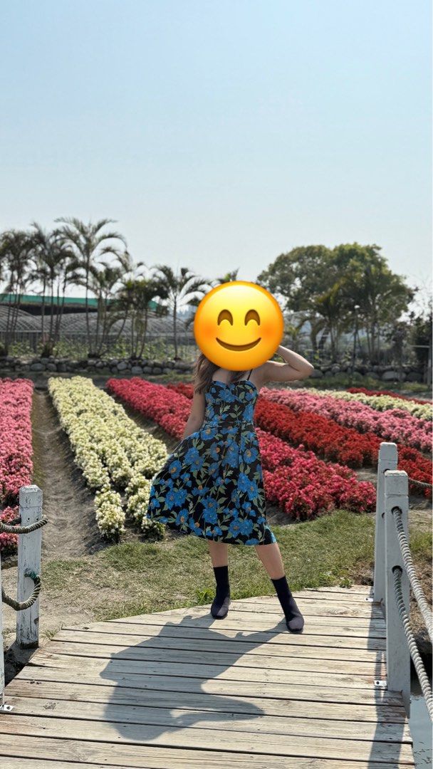 Blue Midi Floral dress (Category: Dresses) located in Taguig. Submitted by phimeh (Listing ID 1367694740, Image 1). Description: Blue Midi floral dress Small on tag Bust 32”-34” waist 25”-27” (with tie belt) length 40”.