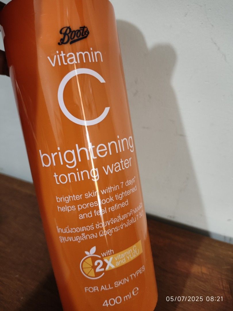 Boots VitC Brightening toning water 400ml (Category: Face Care) located in Quezon City. Submitted by desperateforspace (Listing ID 1367677480, Image 3). Description: With vitamin C and YUZU extract, this alcohol free toner helps reduce residue on skin for tightened looking and refined feeling pores. Skin looks brighter within 14 days. Suitable for all skin..