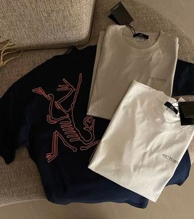 (Category: ) located in . Submitted by fashion.luxe (Listing ID 1367736630, Image 1). Description: .