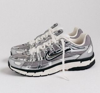 (Category: ) located in . Submitted by fashion.shoppp (Listing ID 1367728488, Image 1). Description: .