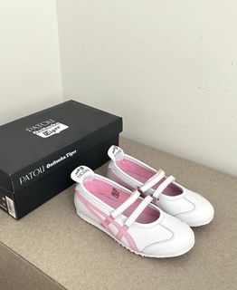 (Category: ) located in . Submitted by fashion.shoppp (Listing ID 1367761965, Image 1). Description: .