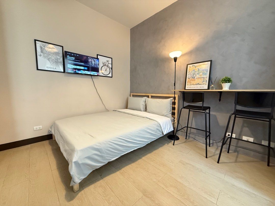 Cozy Studio Unit For Lease (Category: Apartments & Condos) located in Taguig. Submitted by jm.legaspi_09956280493 (Listing ID 1367849935, Image 3). Description: Experience comfort and convenience in our cozy unit—perfect for business or leisure stays! Just steps from Salcedo Park, where you can enjoy a relaxing walk or a peaceful afternoon. Don’t miss the vibrant Saturday Market, a local favorite that adds charm to your visit. Available for short
