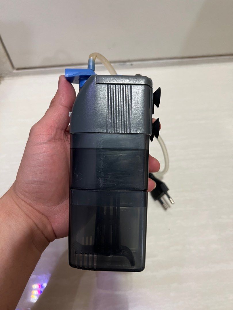 DOPHIN INTERNAL FILTER F800 (Category: Homes & Other Pet Accessories) located in Singapore. Submitted by rblz21 (Listing ID 1367821395, Image 2). Description: Description - Completely submersible motor - Adjustable water flow from the top - Adjustable hanger and suction cups to fit any aquarium - Quiet and reliable operation - Easy to setup and easy to maintain Filter & Pump Self collect 753132.