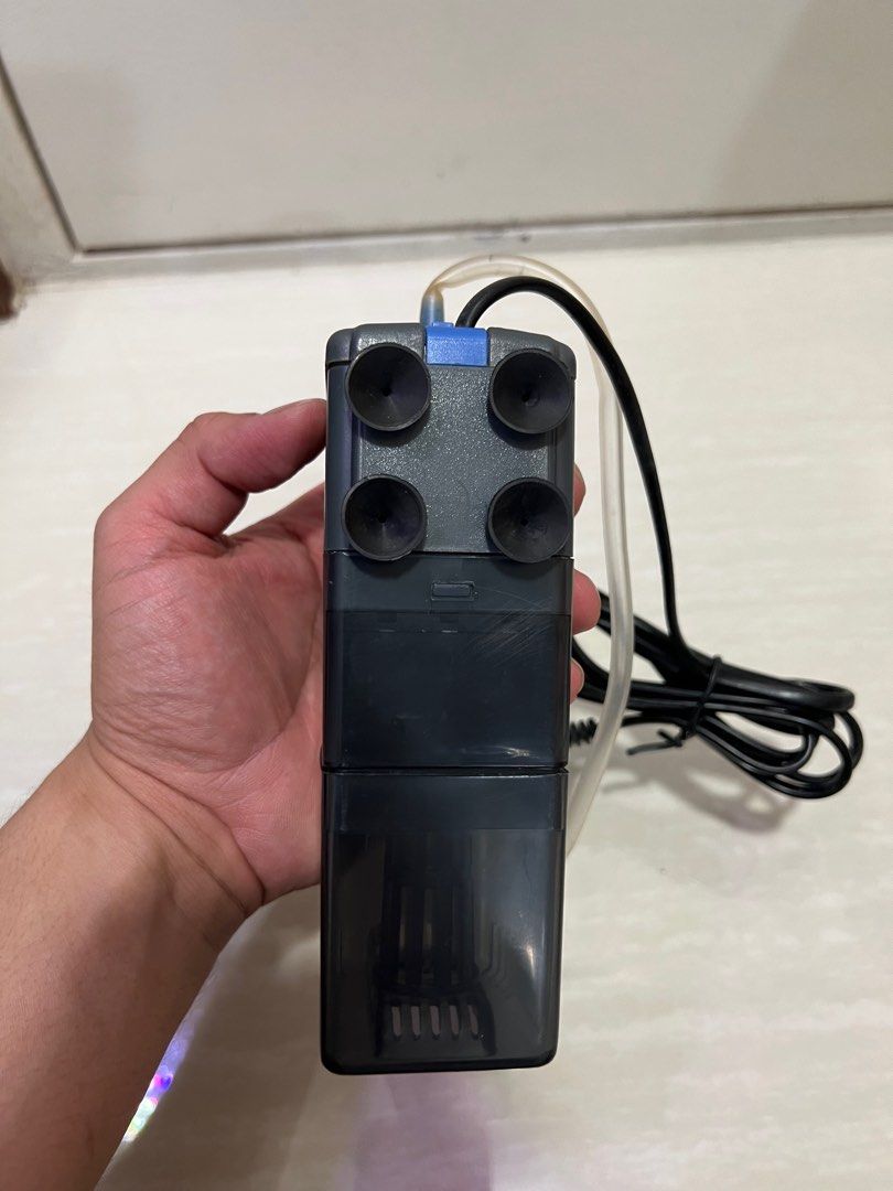 DOPHIN INTERNAL FILTER F800 (Category: Homes & Other Pet Accessories) located in Singapore. Submitted by rblz21 (Listing ID 1367821395, Image 3). Description: Description - Completely submersible motor - Adjustable water flow from the top - Adjustable hanger and suction cups to fit any aquarium - Quiet and reliable operation - Easy to setup and easy to maintain Filter & Pump Self collect 753132.