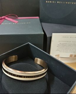 (🤗連盒)~DW手鐲 手鈪 Emalie bracelet 開口手環 (💢有用過,二手)Daniel Wellington bracelet (S) 雙色~玫瑰金色併白色 ✅只設荃灣❌不順豐,(物品詳述&交收請看內文)🙏64213440723459110