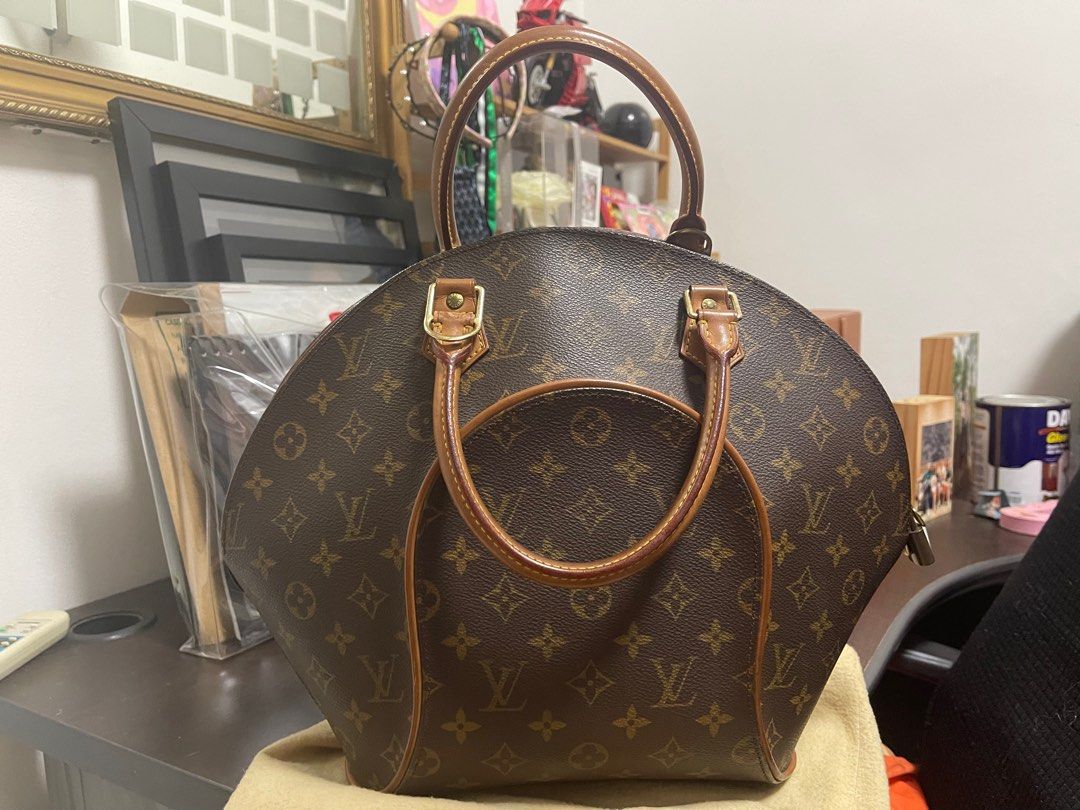 Ellipse MM (Category: Luxury Bags & Wallets) located in Caloocan City. Submitted by veryred (Listing ID 1367773150, Image 1). Description: Comes with dustbag and padlock with key. I didn’t wrap the handle for u to see natural patinas on handles .
