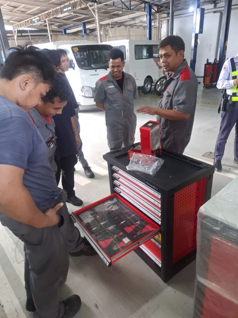FIXMAN Caddy/Tool Trolley/Tool Cabinet 7 Drawers 191pcs Tools (Category: Construction Tools & Equipment) located in Cavite. Submitted by lapuagjans96184 (Listing ID 1367682788, Image 2). Description: Fixman Heavy Duty Unit Seven Drawers 191 pcs units Industrial Grade Tool Caddy/Tool Trolley/Tool Cabinet TOOL TROLLEY FIXMAN is a specialized manufacturer of tool trolley, portable tool chest and tool box with tool sets. FIXMAN tool trolley patent fu