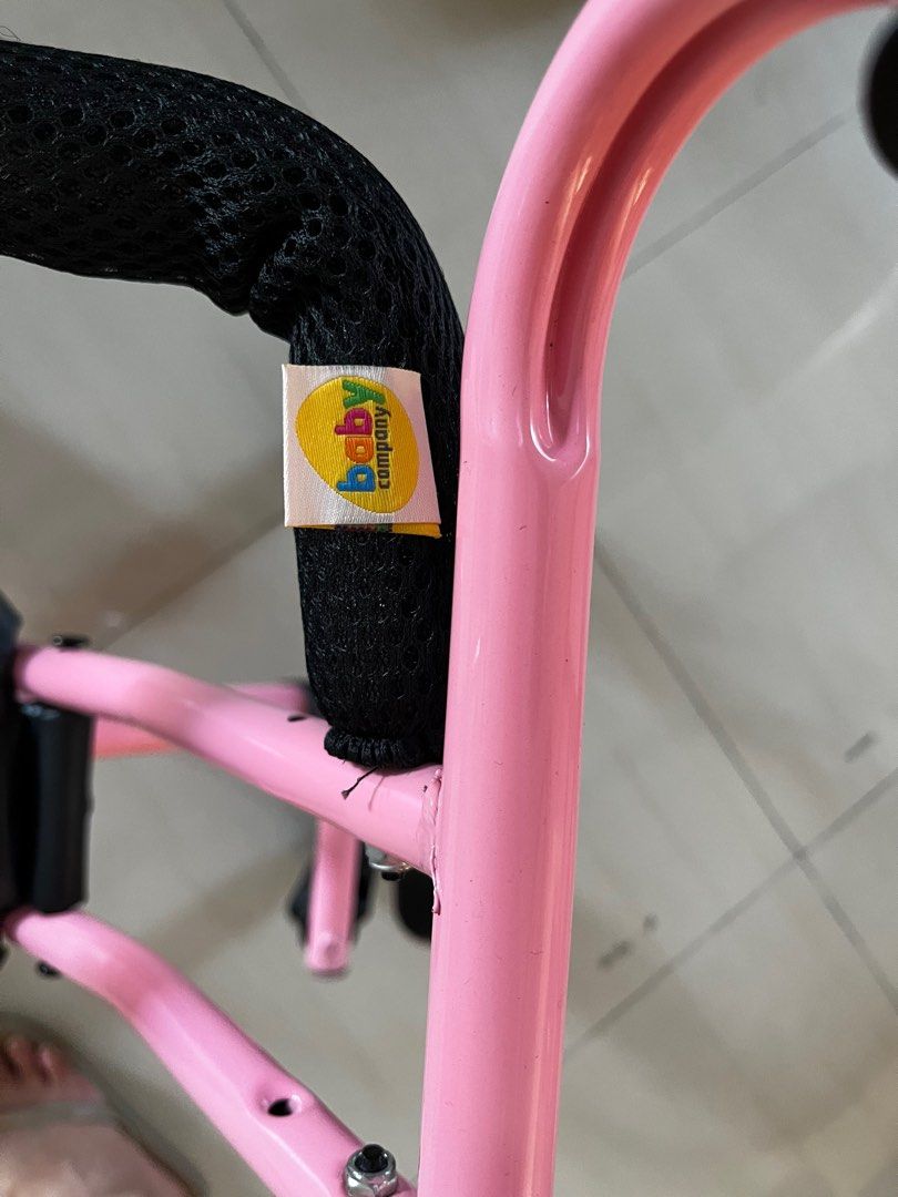 Foldable Stroller - Pink (Category: Strollers) located in Paranaque City. Submitted by elijahcalinisan.06 (Listing ID 1367694922, Image 2). Description: Only used it twice sa mall. Bought for 1k sa sm department store. .