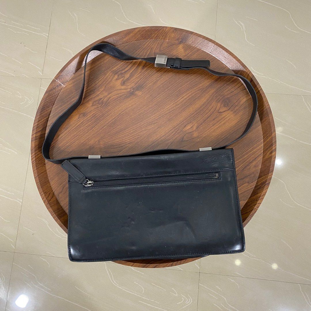 Givenchy - Box Flap Shoulder / Sling Bag (Category: Luxury Bags & Wallets) located in San Fernando. Submitted by lilhustler_ph (Listing ID 1367807548, Image 2). Description: Givenchy - Box Flap Shoulder / Sling Bag - •Length: 7.5 •Width: 13 •Color rate: 10 / 10 •Condition: Very good 📌Sign of usage - Mine: 4500.