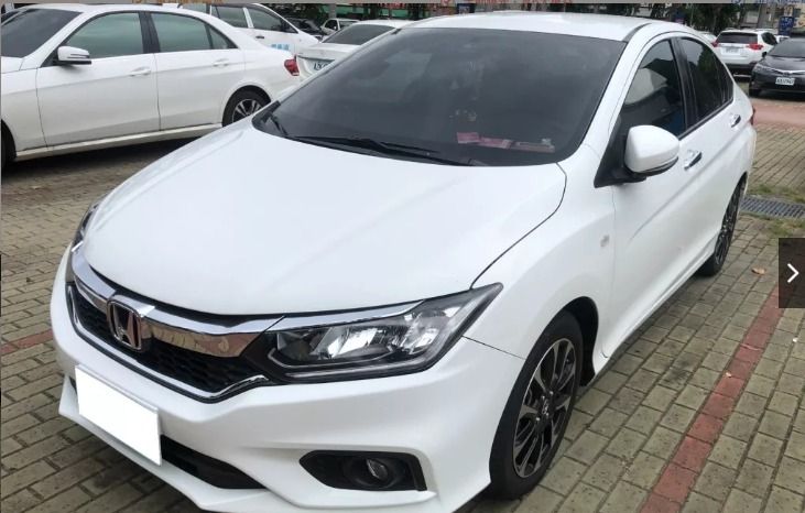 由 jiangamei379060 (刊登 ID 1367699515，圖片 1) 提交，位於 台北市 (Taipei) 的 Honda City 2018款 白色 (類別：汽車出售)，說明：⬇️車輛資訊⬇️ 💥廠牌車款、年份、車色▸Honda City 2018款 白色 💥實際里程▸2.1萬公里 💥乘客數▸ 4門5座 💥引擎燃料▸ 汽油 💥驅動方式▸ 2WD 🚗 車輛流動率極快，立即查詢車況！ 🚗 🔷營業日期:周一至周日10:00~18:00 🔷LINE ID:706oyied 🔷聯絡電話:09-7808-5521 因車況極佳，來看車的朋友非常多！看車請提前預約，機會難得，先到先得 。