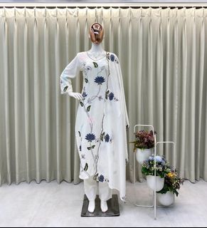 （分類：）位於 。 由 sadiaboutique 提交（商品編號 1367768871，圖片 1）。簡介： 。