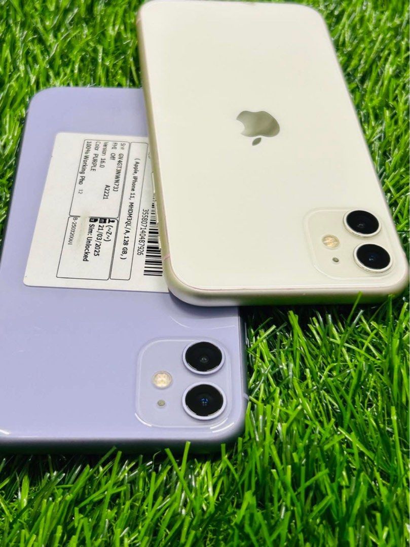 iPhone 11 128gb (Category: iPhone 11 Series) located in Manila. Submitted by TekiCashGadgetsph (Listing ID 1367744796, Image 3). Description: (FU) Open-line, any sim working (worldwide) - Guaranteed original iPhone not fake/copy accessories with box Secondhand Good as new not abused! Presentable •Original Lcd • no issue hidden issues • clean apple id / iCloud id • Good batthealth • Good cam front/back • Good Performance • Working face id • Good u