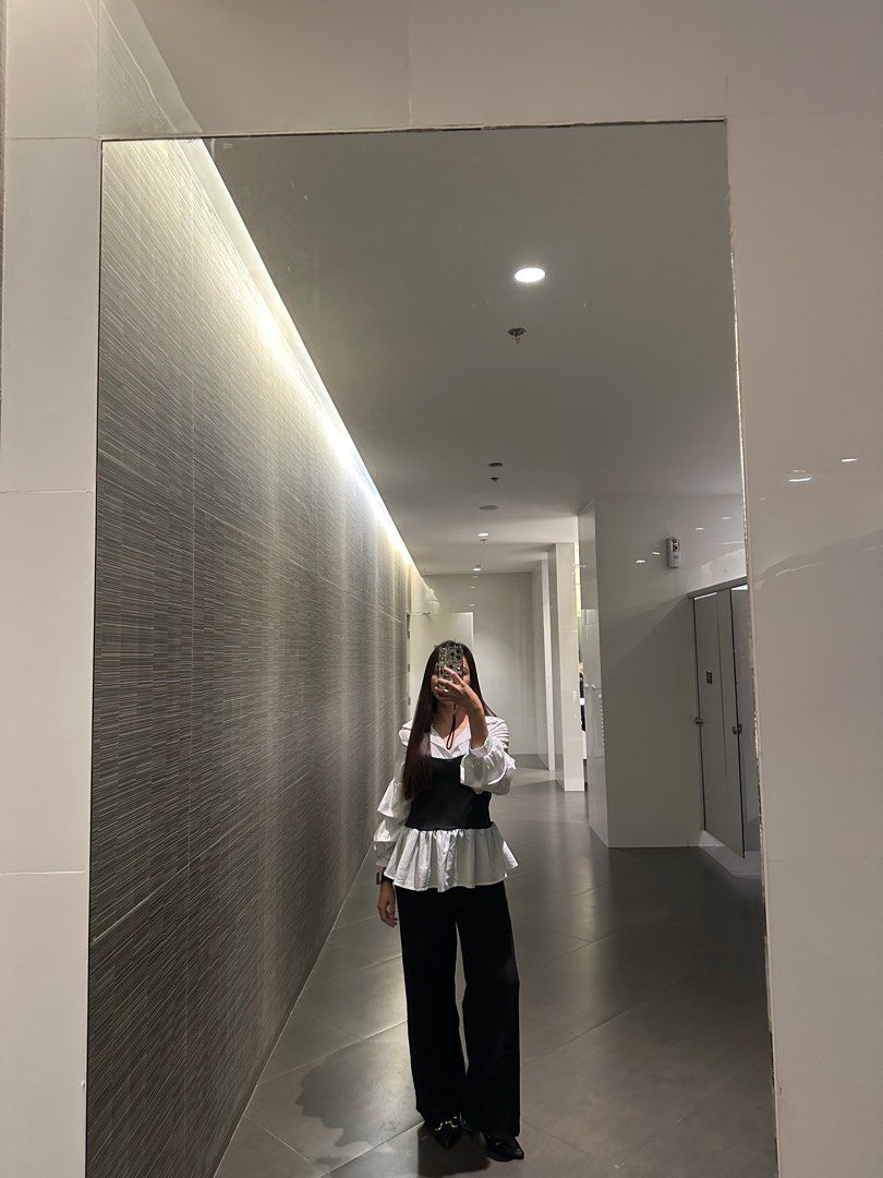 Korean Top / Blouse (Category: Blouses) located in Mandaluyong City. Submitted by createyourtrend (Listing ID 1367714422, Image 1). Description: .