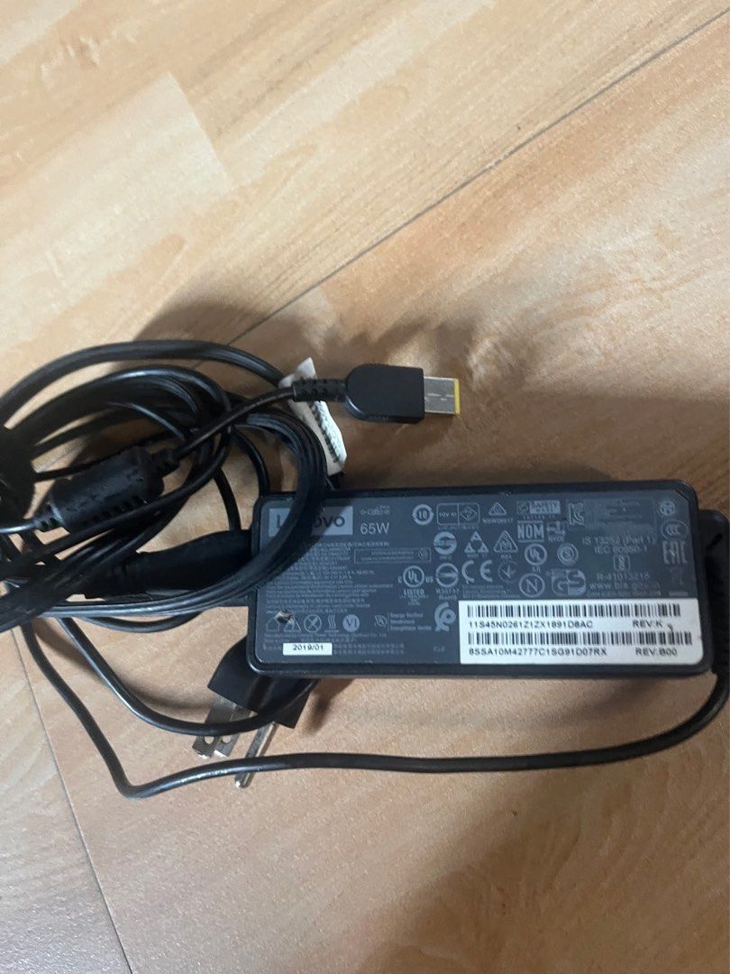 Lenovo 65 watts charger usb type not type c (Category: Chargers & Cables) located in Dasmarinas. Submitted by keemi1 (Listing ID 1367820877, Image 2). Description: Lenovo 65wats laptop charge Small usb type ung pin Not type c po Meron din 135 watts na lenovo Loc dasma cavite Pm me po.