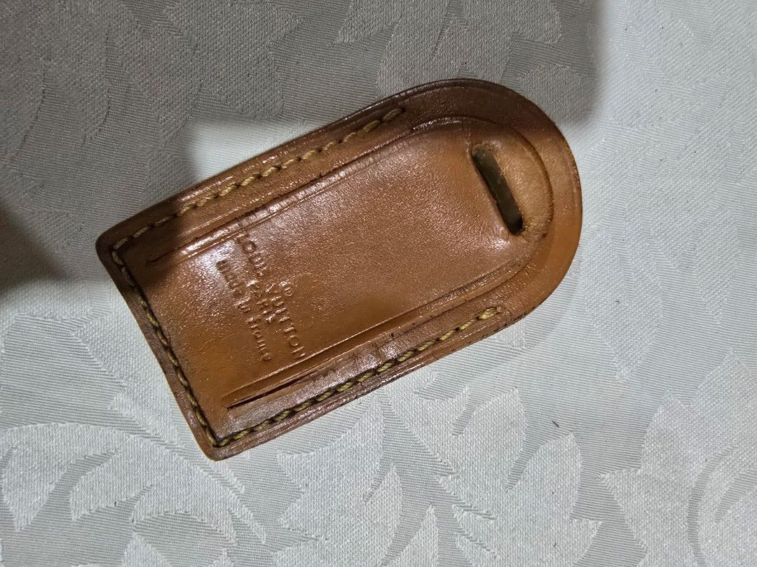 Louis Vuitton vintage luggage tag (Category: Luxury Bags & Wallets) located in Batangas. Submitted by thevanitychamber (Listing ID 1367748150, Image 1). Description: .
