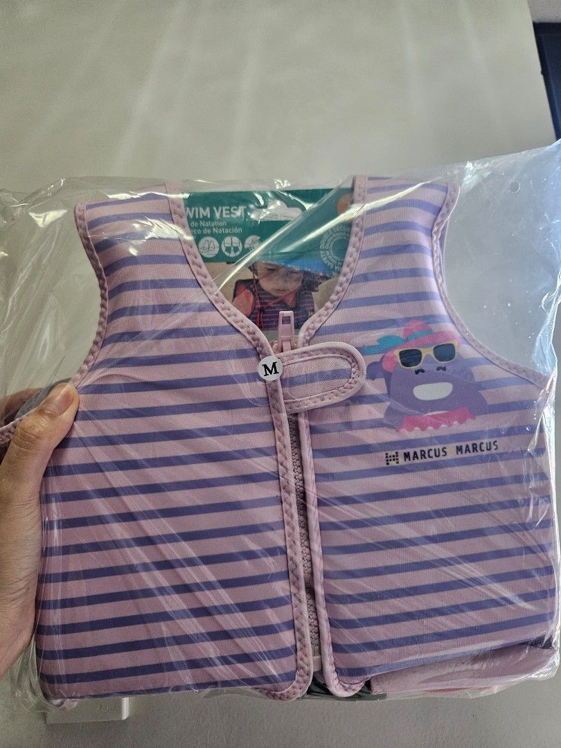 Marcus and Marcus Swimvest Medium (Category: Other Babies Going Out Needs) located in Malabon City. Submitted by joyceee_declutters (Listing ID 1367836295, Image 1). Description: ❗Please read carefully before making an offer: ☑ Items are still available while posted, please don't ask na if available if naka post pa. ☑ Preloved items, so manage your expectations. All items were used with care and love. Check the photos for closeups. Let me know if