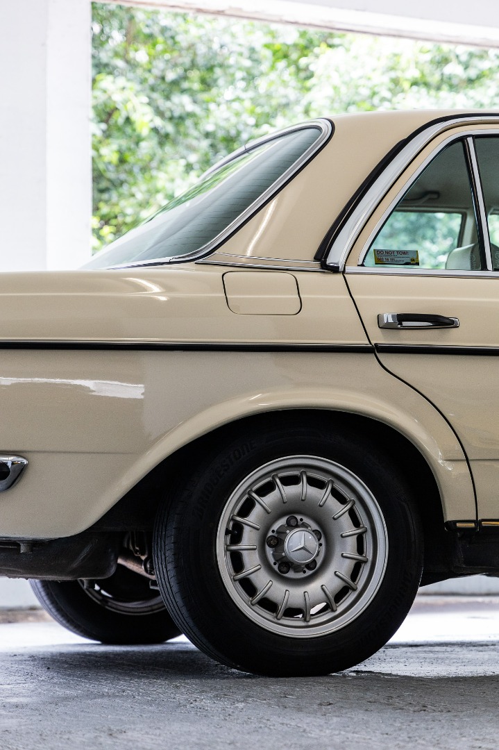 Mercedes-Benz E230 W123 Auto62863131235970112