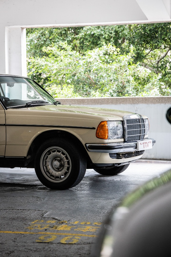 Mercedes-Benz E230 W123 Auto62863131235970111