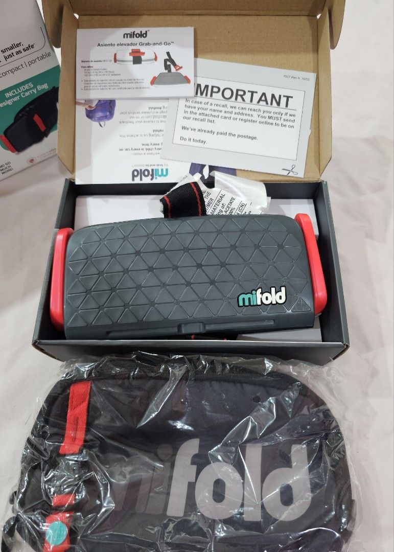 MiFold Grab-n-Go Booster (Category: Car Seats) located in Manila. Submitted by jenfer80 (Listing ID 1367691046, Image 3). Description: MiFold adjustable booster for seat bealts. Easily attaches to car seat belt to adjust to heights below 4'5". For use with kids ages 6-10 years old without need of a car seat..