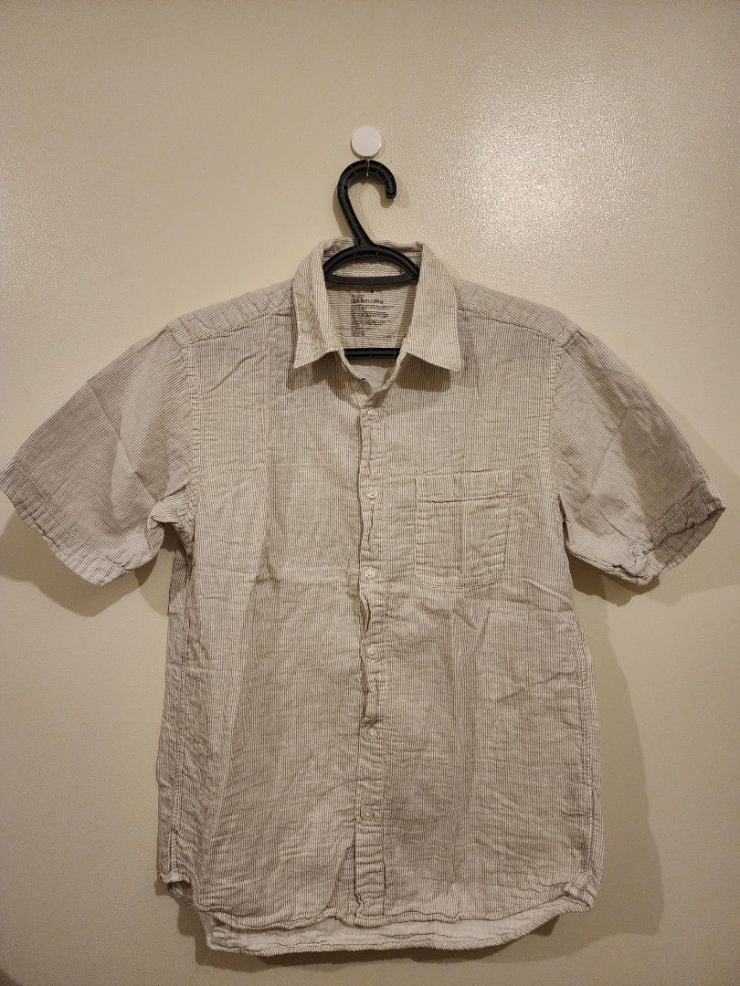Muji short sleeve shirt (Category: Tshirts & Polo Shirts ) located in Quezon City. Submitted by joe_declutters (Listing ID 1367810273, Image 1). Description: Muji short sleeve shirt Used once Medium Items will be shipped from QC Payment thru GCash or BPI Contact thru Carousell app May not reply on time.