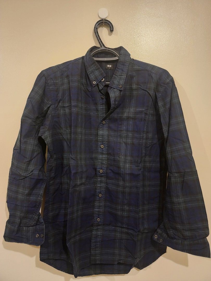 Uniqlo long sleeve shirt (Category: Tshirts & Polo Shirts ) located in Quezon City. Submitted by joe_declutters (Listing ID 1367810941, Image 1). Description: Uniqlo long sleeve shirt Small Used.