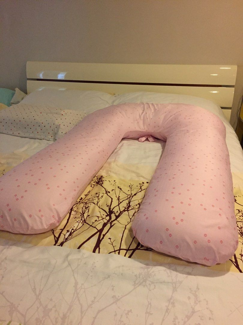 U-pillow protection for pregnant (Category: Maternity Care) located in Pasig City. Submitted by jackiemaria (Listing ID 1367794981, Image 1). Description: Orig price 3,500 Decluttering Still look new. Also best for baby’s with sinlings.