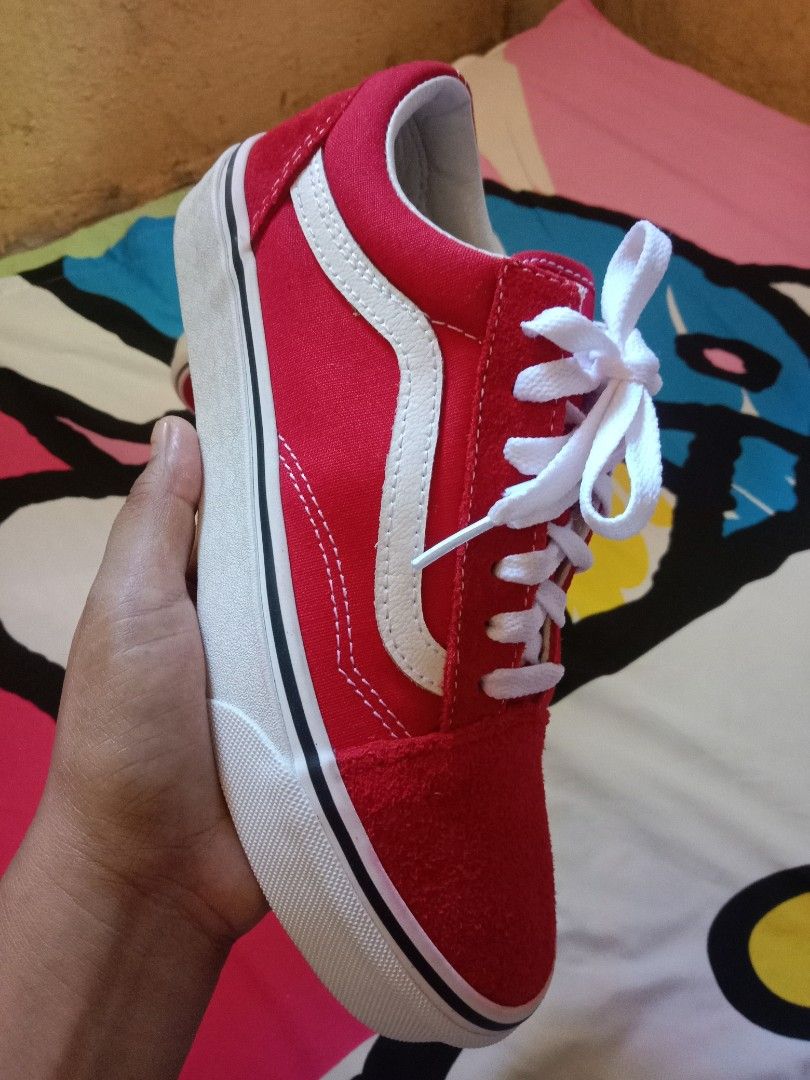 VANS Old Skool 'RED' (Category: Sneakers) located in Santa Maria. Submitted by avvvs (Listing ID 1367687773, Image 3). Description: with tag but no box.