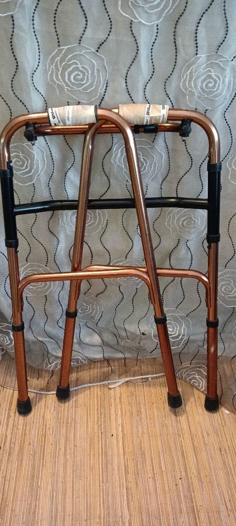 Walker (foldable) (Category: Other Assistive Aids) located in Singapore. Submitted by imagecoach (Listing ID 1367760408, Image 1). Description: .