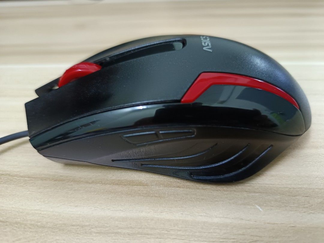 Wired Computer Mouse (Category: Mouse & Mousepads) located in Kuala Lumpur. Submitted by safeowl_f305fc (Listing ID 1367765976, Image 2). Description: Model: ASIC 5 Simple secondhand office mouse 3 buttons, wire ±135cm.