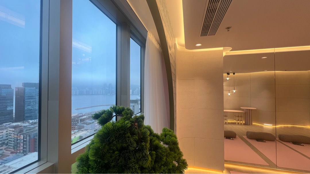 4.9 million for a brand new sea-view office unit with balcony, sold at an extremely attractive price63438696459521111