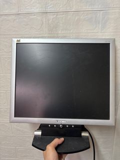 Computer Screen LCD Mon 17-inch64079767809922110