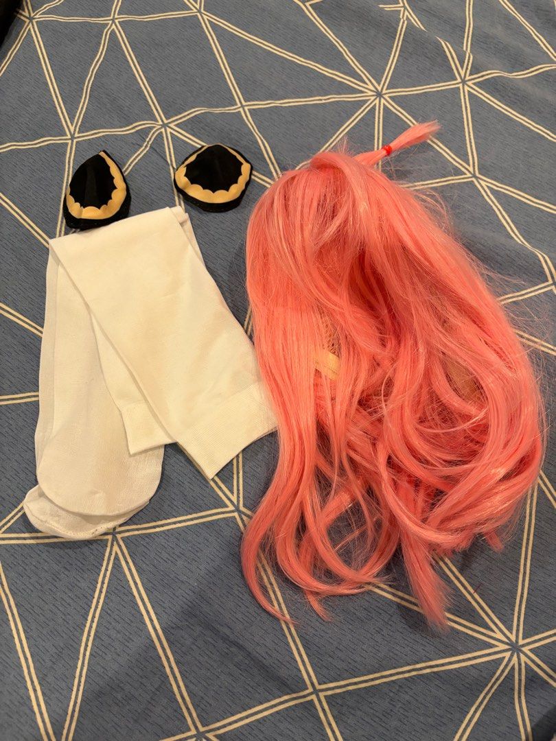 Anya cosplay costume with wig (Category: Babies & Kids Fashion) located in Manila. Submitted by chettypretty (Listing ID 1367961200, Image 2). Description: Size: 140 Inclusions: - dress - white stockings - clips - pink wig.