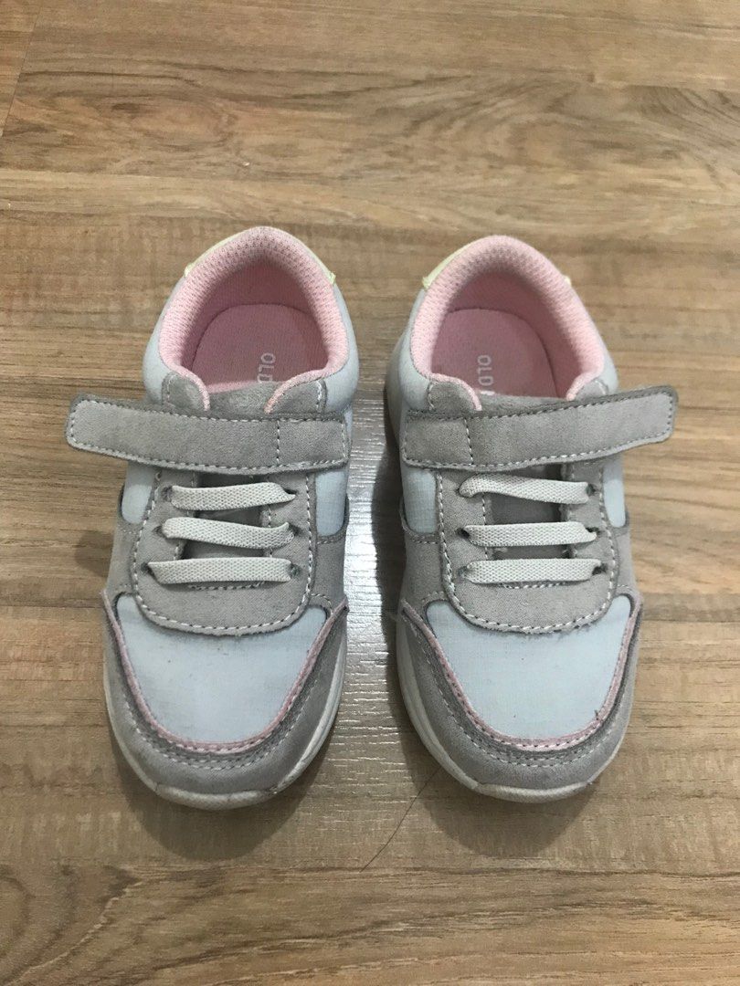 Baby/kids shoes (Category: Babies & Kids Fashion) located in Manila. Submitted by chinitah25 (Listing ID 1367885573, Image 1). Description: Preloved Brand: Old navy .