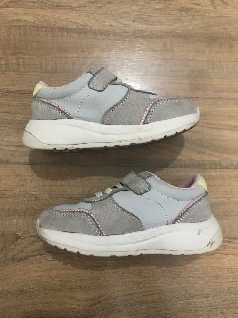 Baby/kids shoes (Category: Babies & Kids Fashion) located in Manila. Submitted by chinitah25 (Listing ID 1367885573, Image 3). Description: Preloved Brand: Old navy .