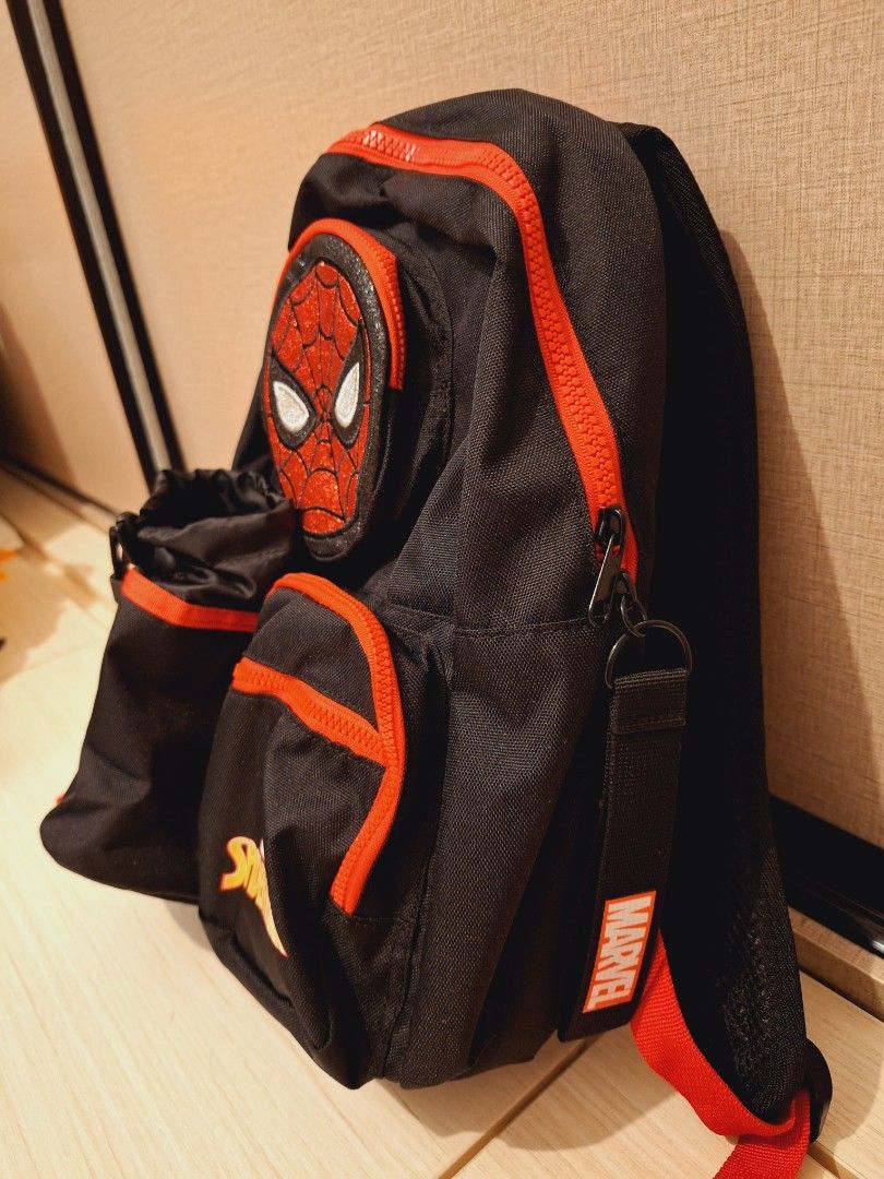 Backpack （分類：嬰兒及小童流行時尚）位於 Hong Kong。 由 kcnickho 提交（商品編號 1367982016，圖片 3）。簡介： 全新 未用過 Spider-Man 背囊 34 x 23 x 11 cm。
