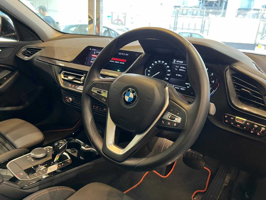 BMW 118IA SPORT Auto62864837828355114
