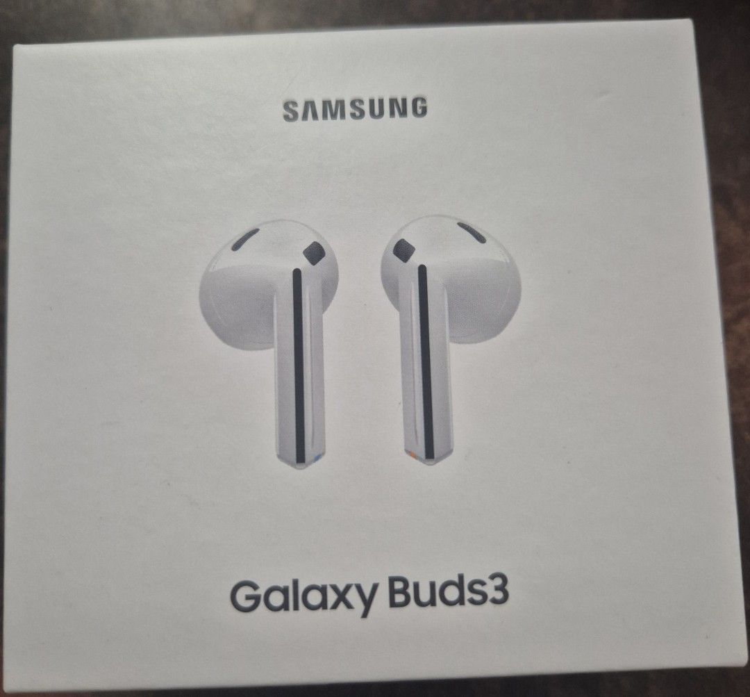 [BNIB] SAMSUNG GALAXY BUDS3 (WHITE) (Category: Earphones) located in Singapore. Submitted by sipee (Listing ID 1367908670, Image 1). Description: SAMSUNG GALAXY BUDS3 WHITE BNIB reason for selling: Free gift from buying phone, no need another ear piece FAST FAST FAST DEAL IN THE EAST FURTHER REDUCE PRICE.