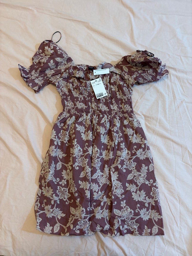 Brandnew H&M Dress (Category: Dresses) located in Taguig. Submitted by trsshd (Listing ID 1367967008, Image 1). Description: Still with tag .