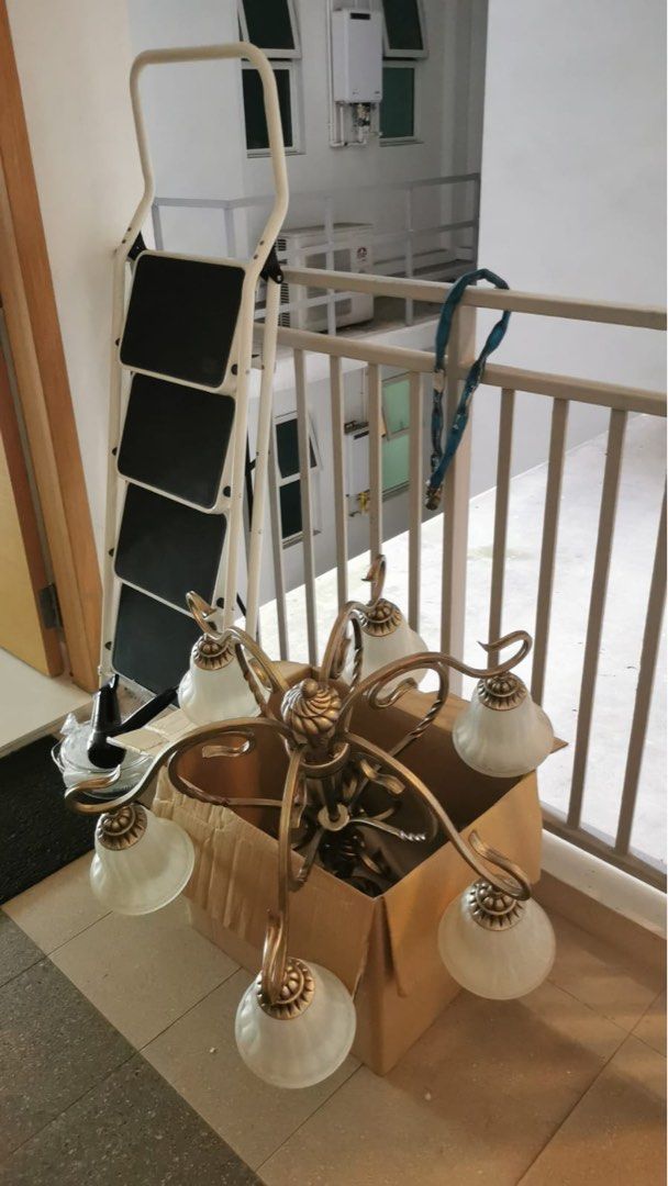 Ceiling light (Category: Lighting) located in Singapore. Submitted by xiaobaotan (Listing ID 1367771447, Image 2). Description: Collection location at Blk 724 Pasir Ris St 72 .
