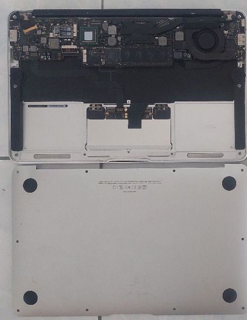 DEFECTIVE Apple MacBook Air 2011 11" (A1370) (Category: Laptops & Notebooks) located in Tagbilaran City. Submitted by rjv1977 (Listing ID 1358541526, Image 2). Description: Defective (No Power) 2011 MacBook Air 11" 64 GB SSD, 2 or 4 GB RAM I have no idea of any other defects as there is no power to test. Display hinges are still tight & holds at all angles. Keyboard & Track pad should still be in good working condition. There maybe some internal 