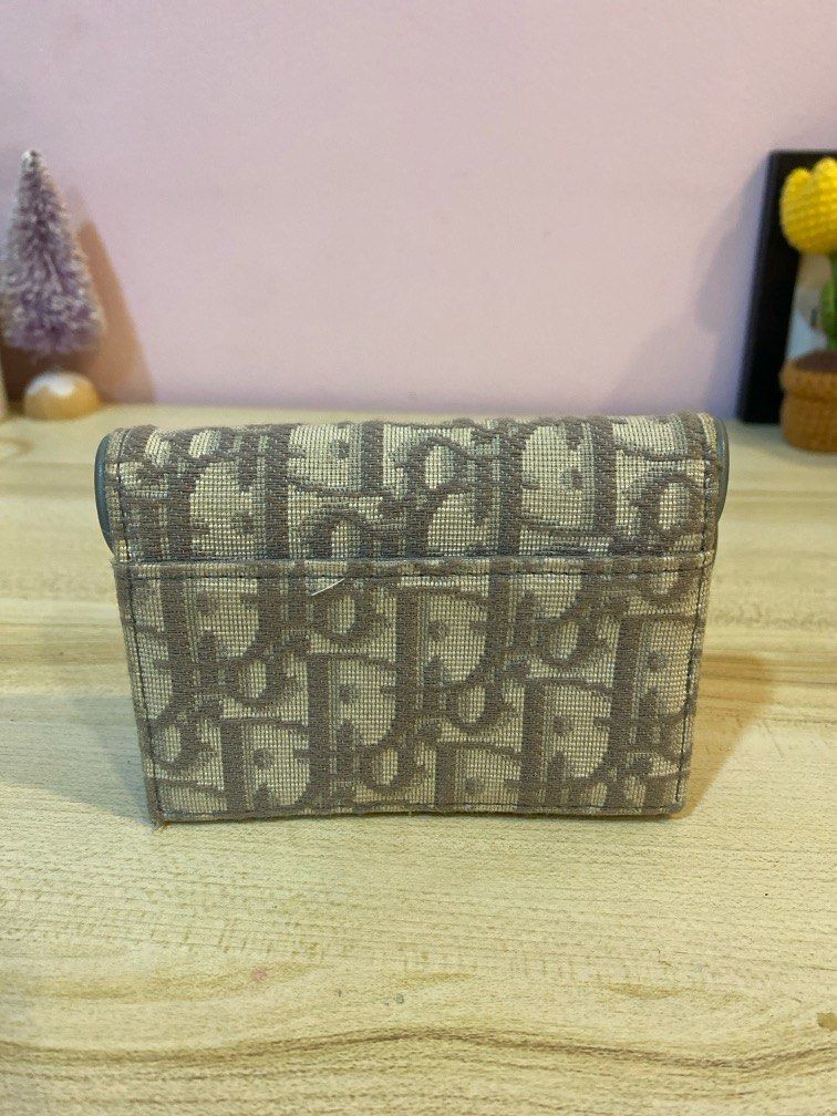 Dior Card Holder (Category: Luxury Bags & Wallets) located in Cauayan City . Submitted by shop.thriftsociety (Listing ID 1368010476, Image 2). Description: Rank A Cant find the box :(.