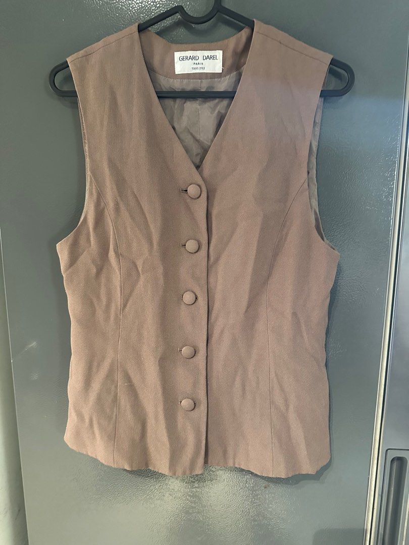 Gerard Darrel Mocha Vest (Category: Sleeveless) located in Makati City. Submitted by balaig (Listing ID 1367934559, Image 1). Description: .