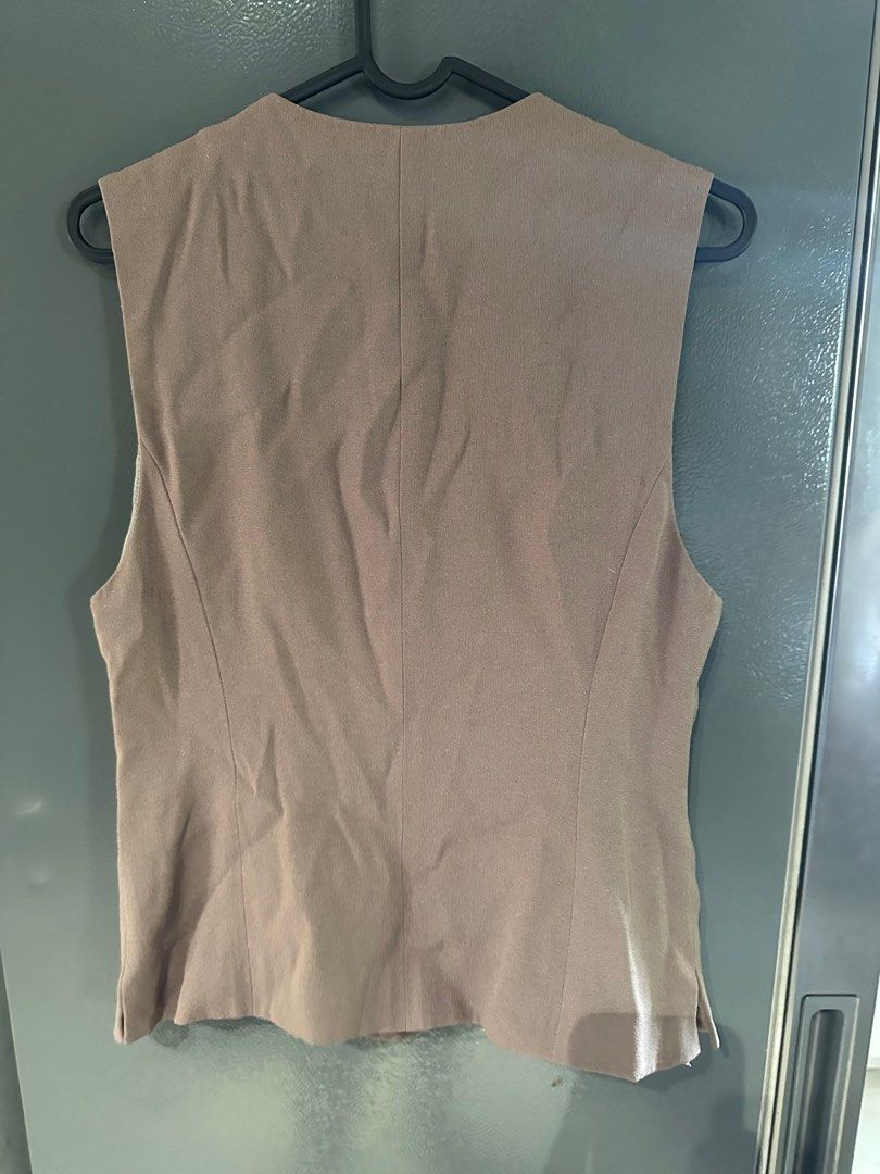 Gerard Darrel Mocha Vest (Category: Sleeveless) located in Makati City. Submitted by balaig (Listing ID 1367934559, Image 2). Description: .