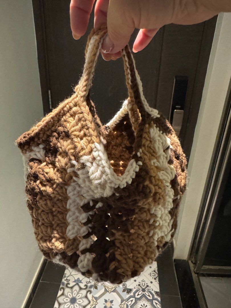清貨買一送一』 Handmade手工鈎織籃子/菜籃包包, 女裝, 手袋及銀包, 手拿包- Carousell