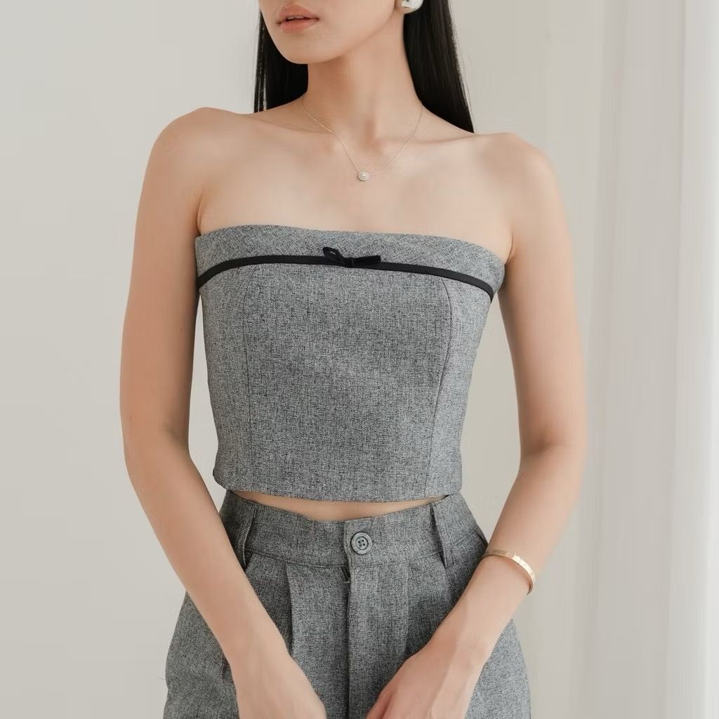 Herpalais Rylee Gray Tube Top (Category: Sleeveless) located in Angono. Submitted by shopsante (Listing ID 1367984776, Image 1). Description: Rfs: decluttering Size Medium.