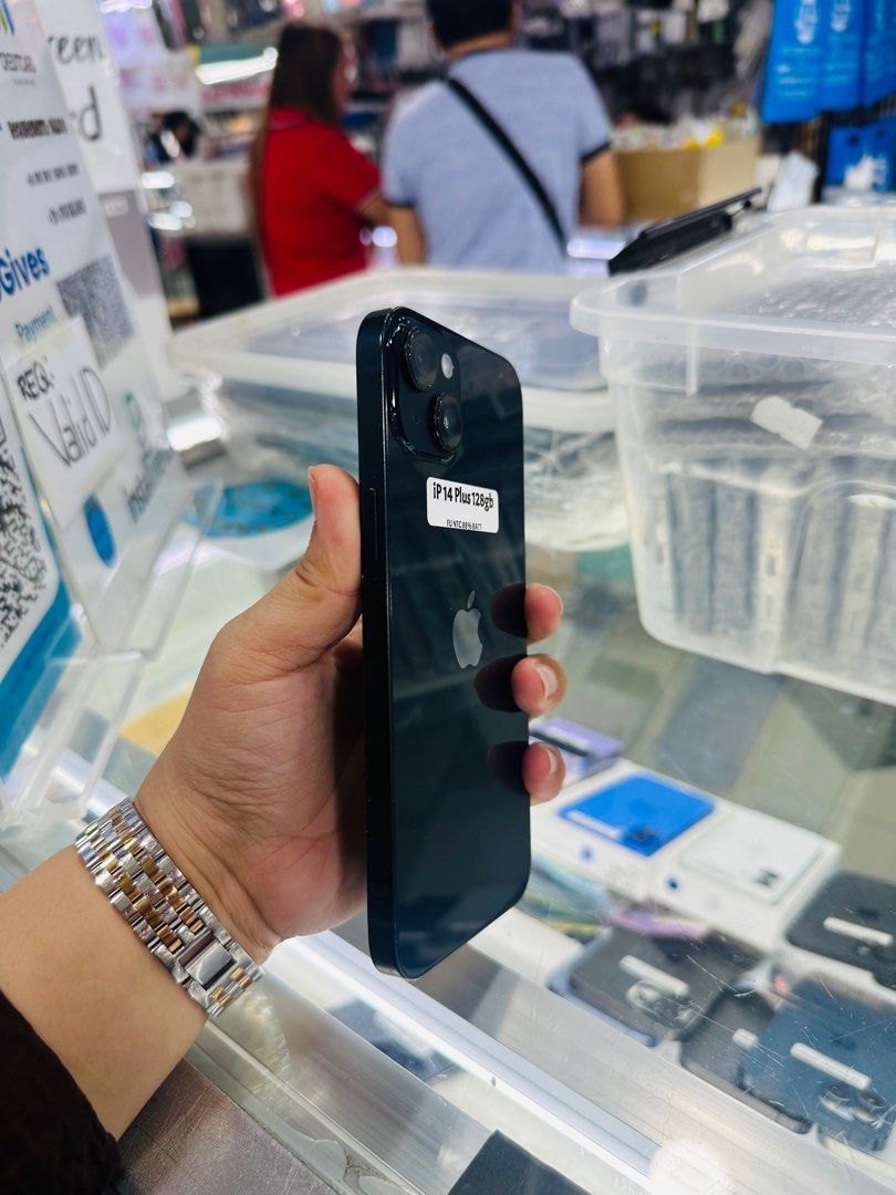 Iphone 14 Plus 128gb 88% Batt FU 95% Makinis (Category: iPhone 14 Series) located in San Juan City. Submitted by javedsgadgetshop (Listing ID 1367929786, Image 2). Description: INSTALLMENT OPTIONS : SPAY LATER / GGIVES / CREDIT CARD! WE BUY AND SELL SO PWEDE MAGBINTA OR SWAP ! Quick Specs : Iphone 14+ •128gb •NTC Variant •88% batt health •Factory Unlock •95% Smoothness •No hidden issue | No Repaired •100% Authentic | Not Refurbished •w/ OEM Charg